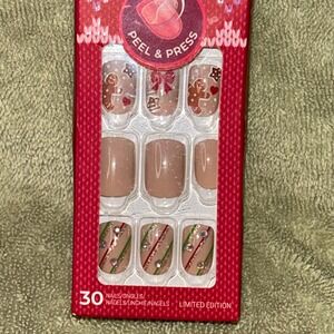 imPRESS Press-On Nails Mistletoe Kiss Christmas Gingerbread Short 30ct